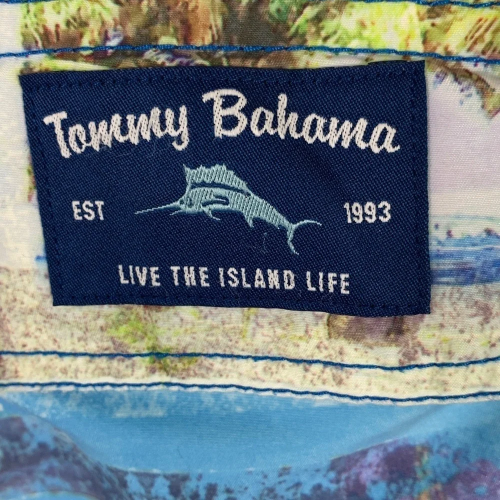 Tommy Bahama tropical print board shorts size medium
